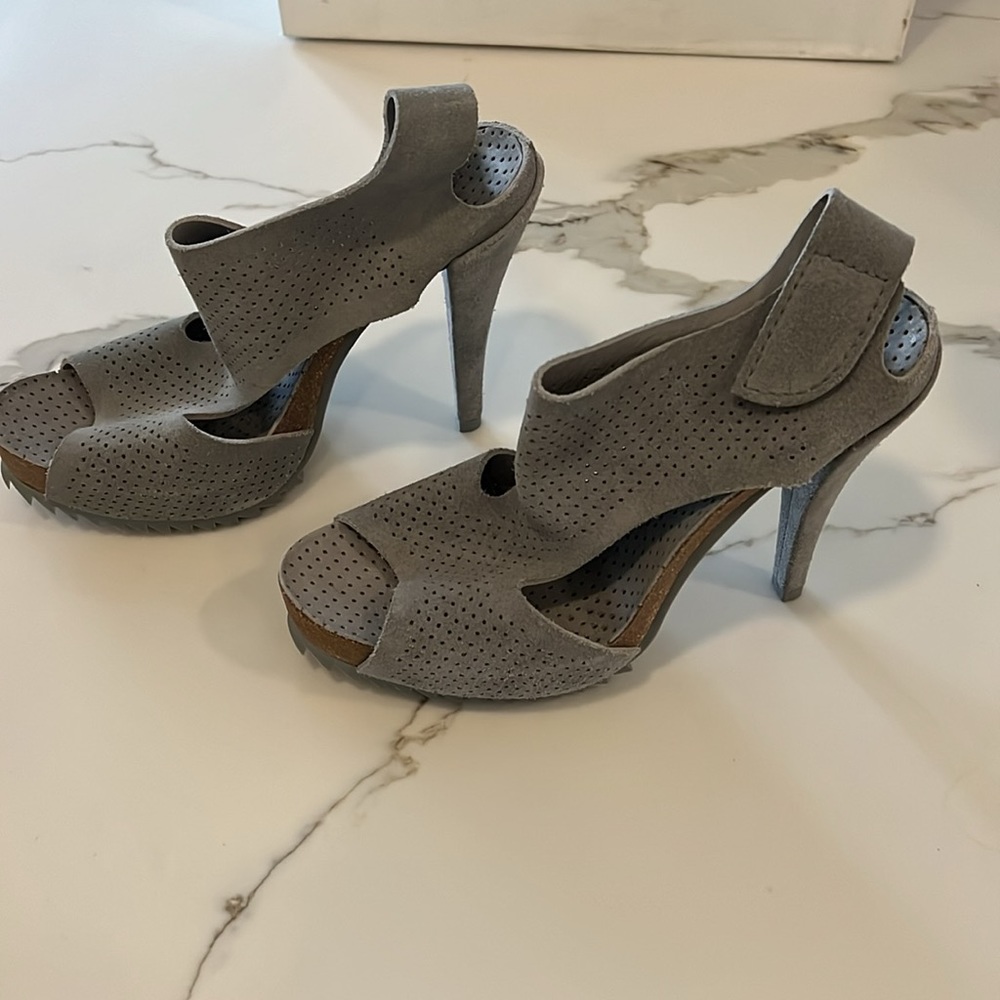 Pedro Garcia Grey Perforated Heels NWOT